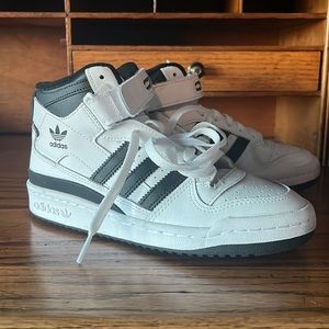 Adidas high top sneakers brand new! Kids 3.5